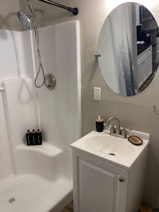 New Midtown With Full Kitchen Appartement *